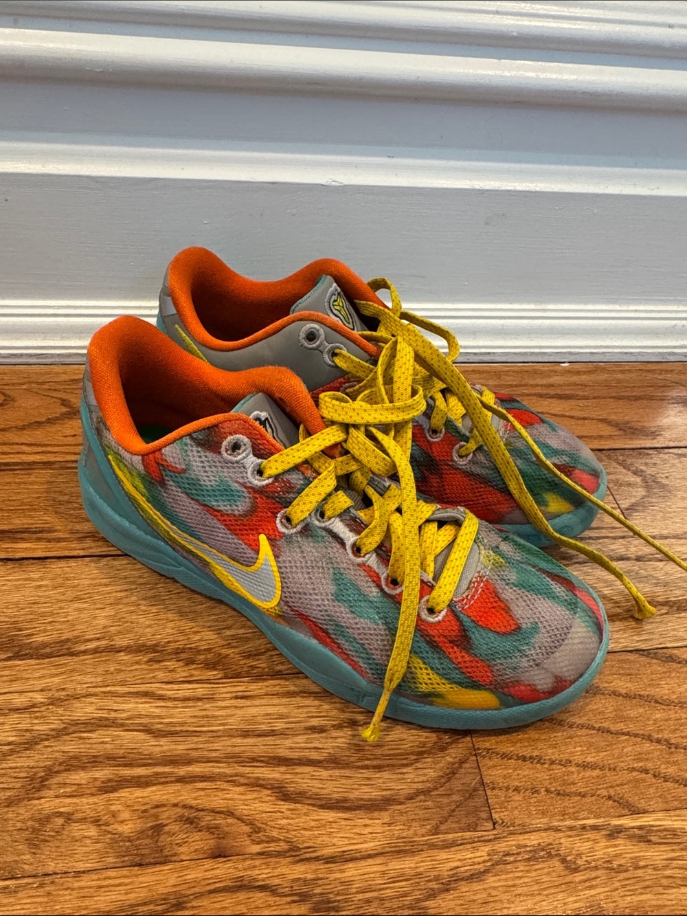 Nike Kids Multicolor Low-Top Sneakers with Yellow Swoosh and Laces